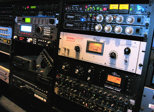 Professional Audio Equipment for FM Transmission (Outboard)
