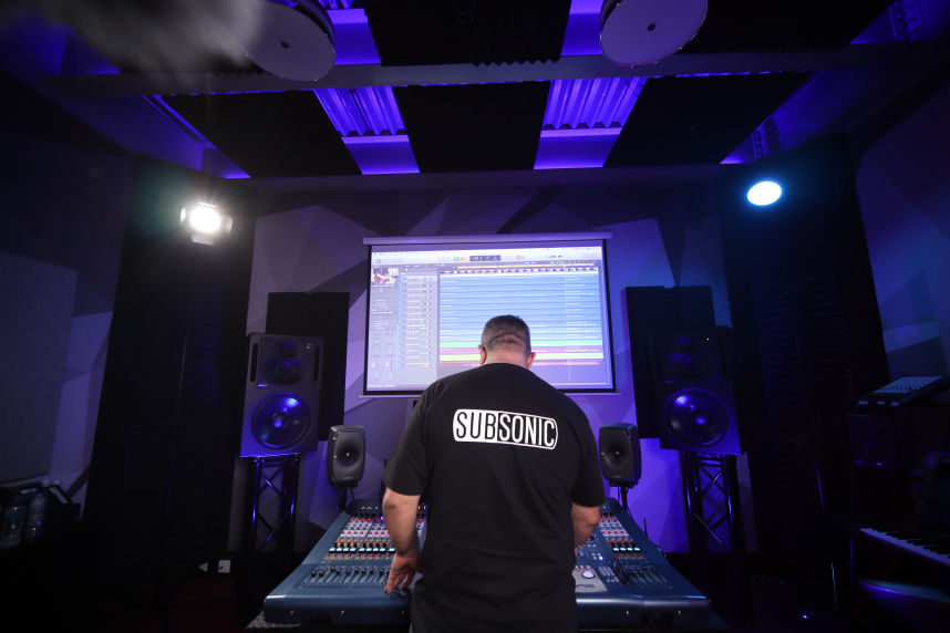 SUBSONIC Bruno Vitanza mixing in the studio